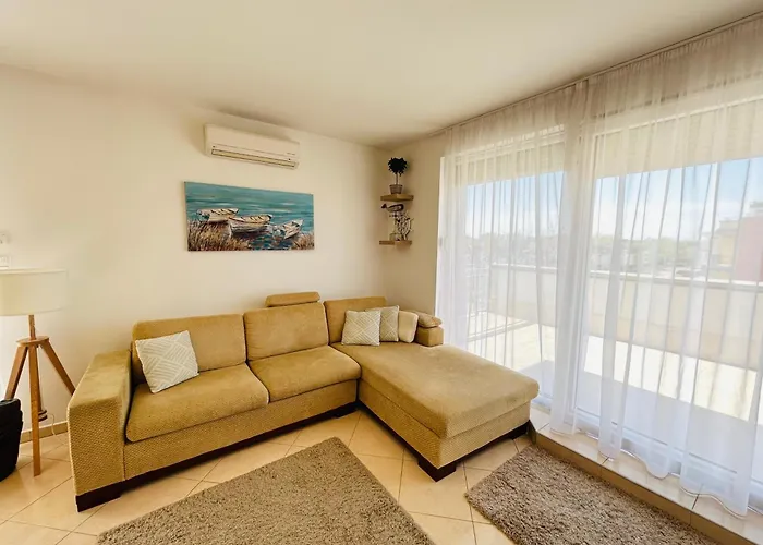 Merland Premium Penthouse - Lakeview