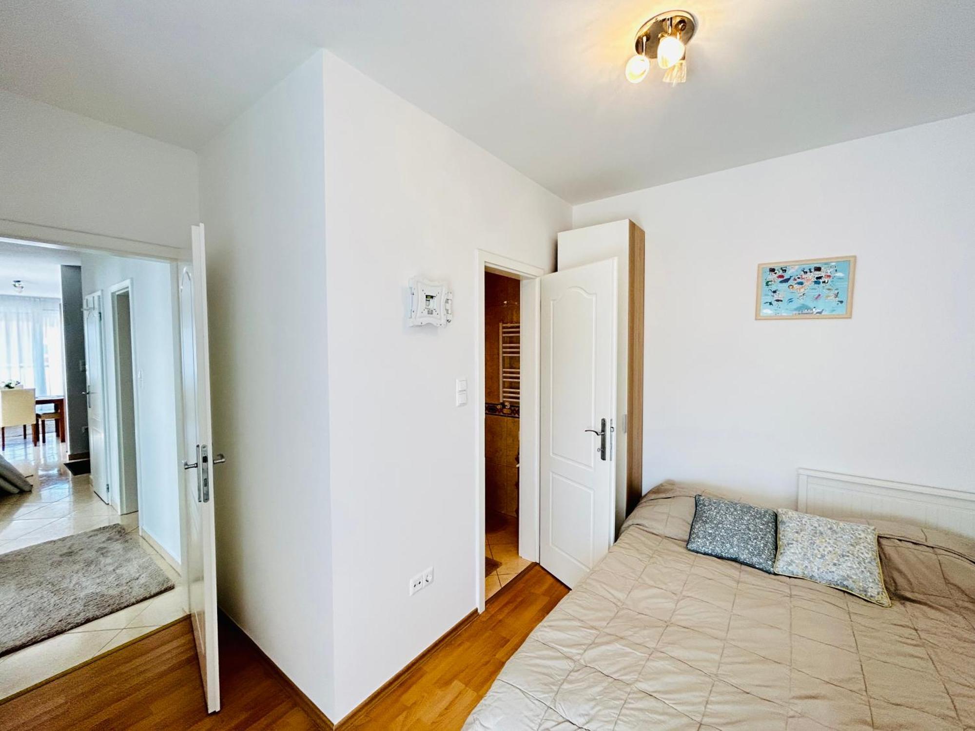 Апартаменты Merland Premium Penthouse - Lakeview