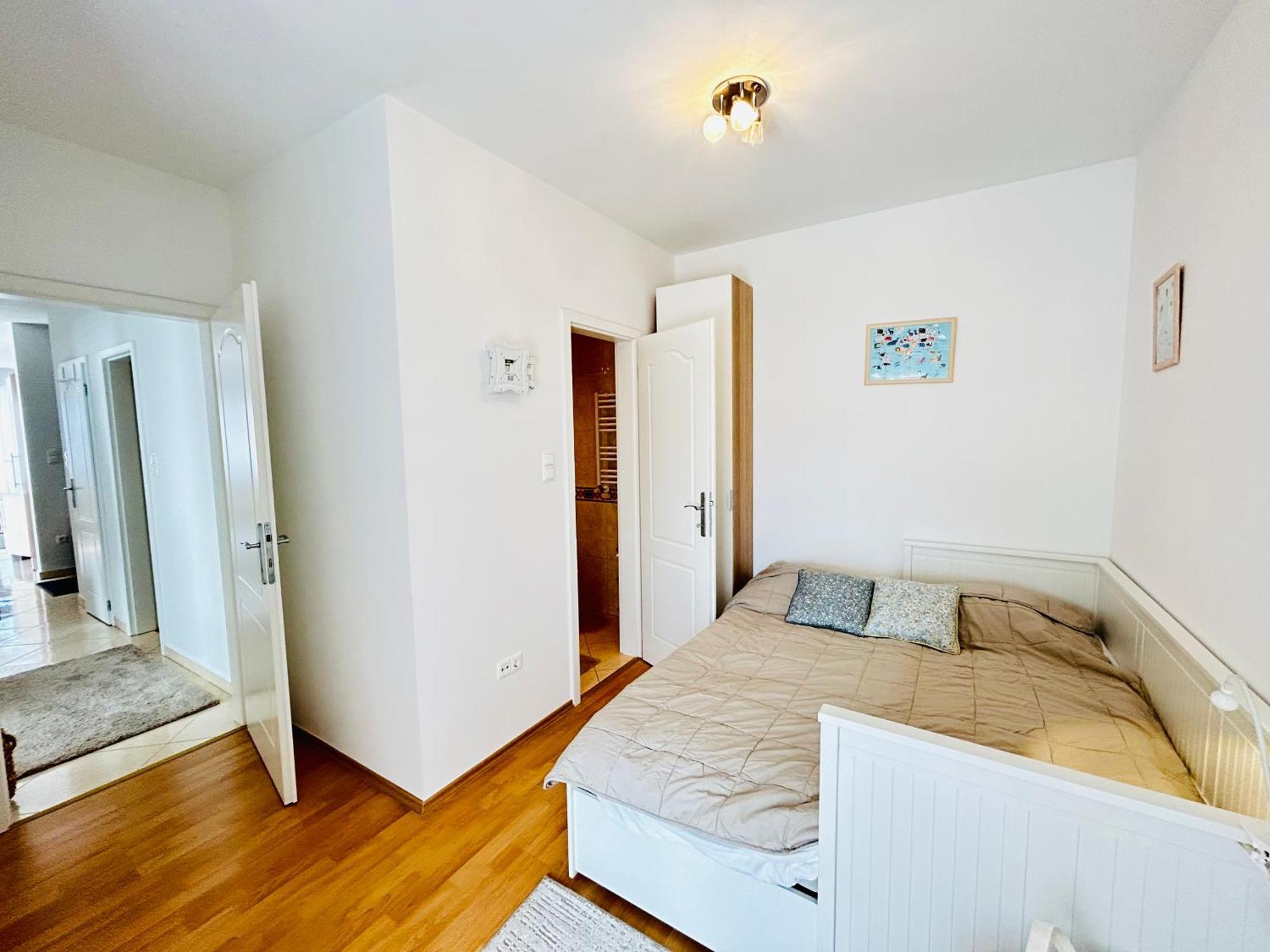 Merland Premium Penthouse - Lakeview
